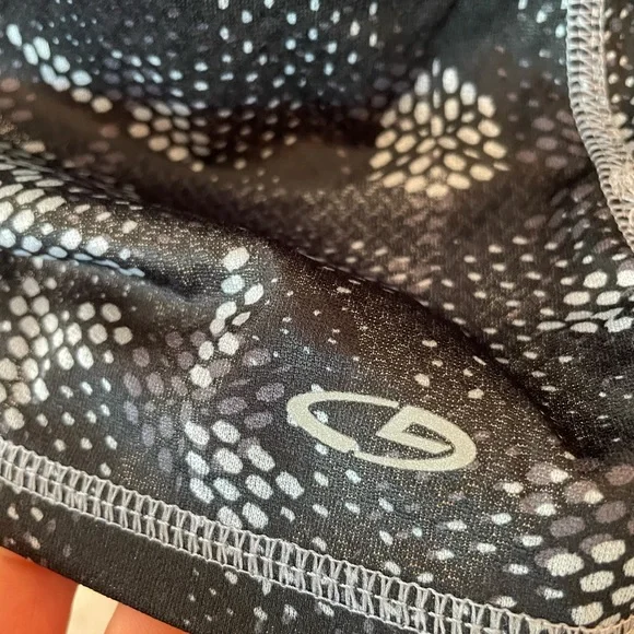 {CHAMPION} Black & Gray Pattern Loose Fit Athletic Top - Picture 7 of 10